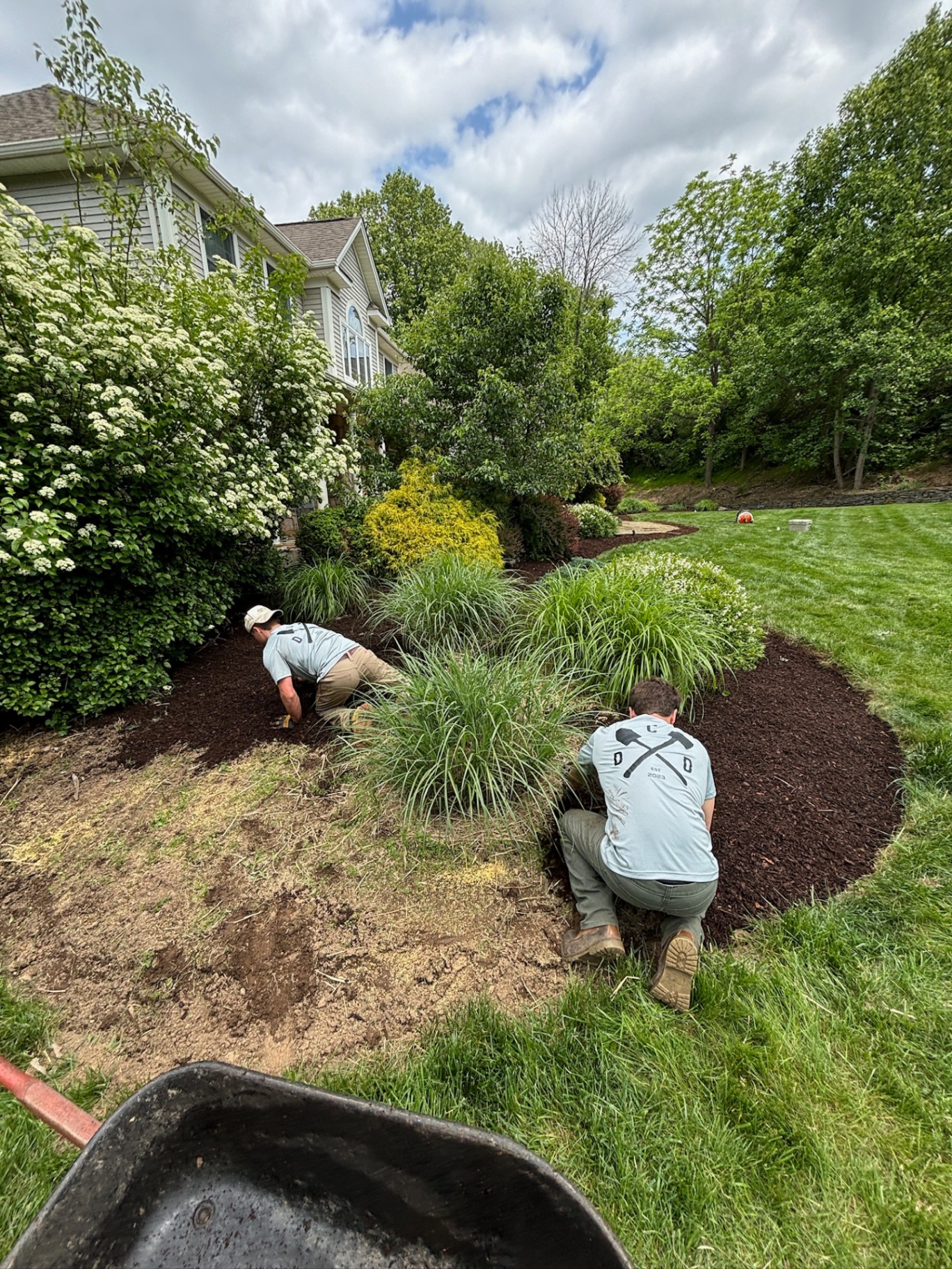 DCD Laborers crew installing a mulch bed